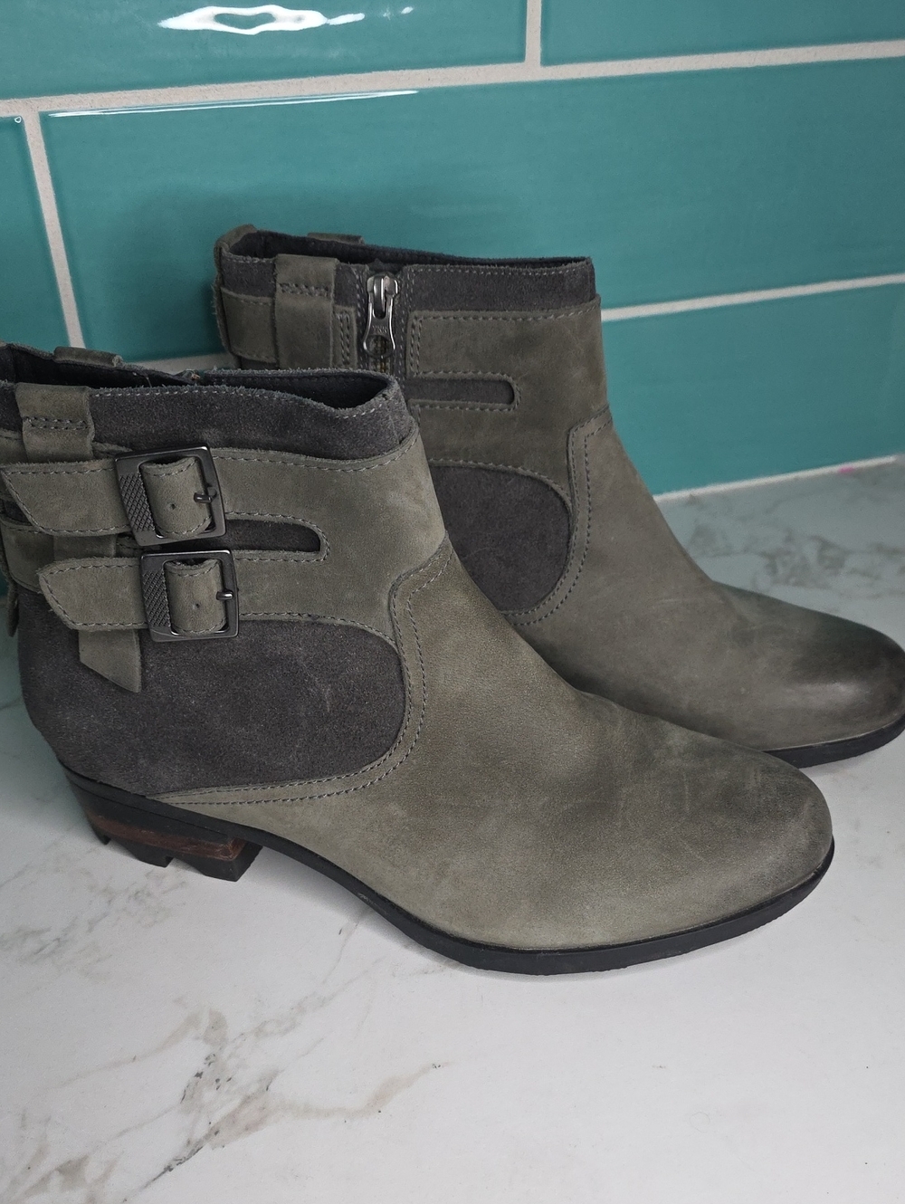 Sorel LOLLA Booties Suede Ankle  with Buckle Straps Suze 9